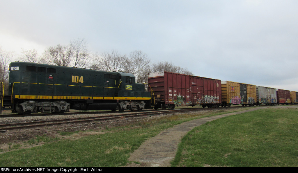 Ohio South Central Railroad (OSCR) 104